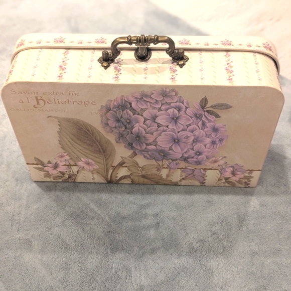 Vintage Tri-Coastal Hydrangea Suitcase, by Tina Higgins 2007 Decor, EUC - Picture 3 of 10
